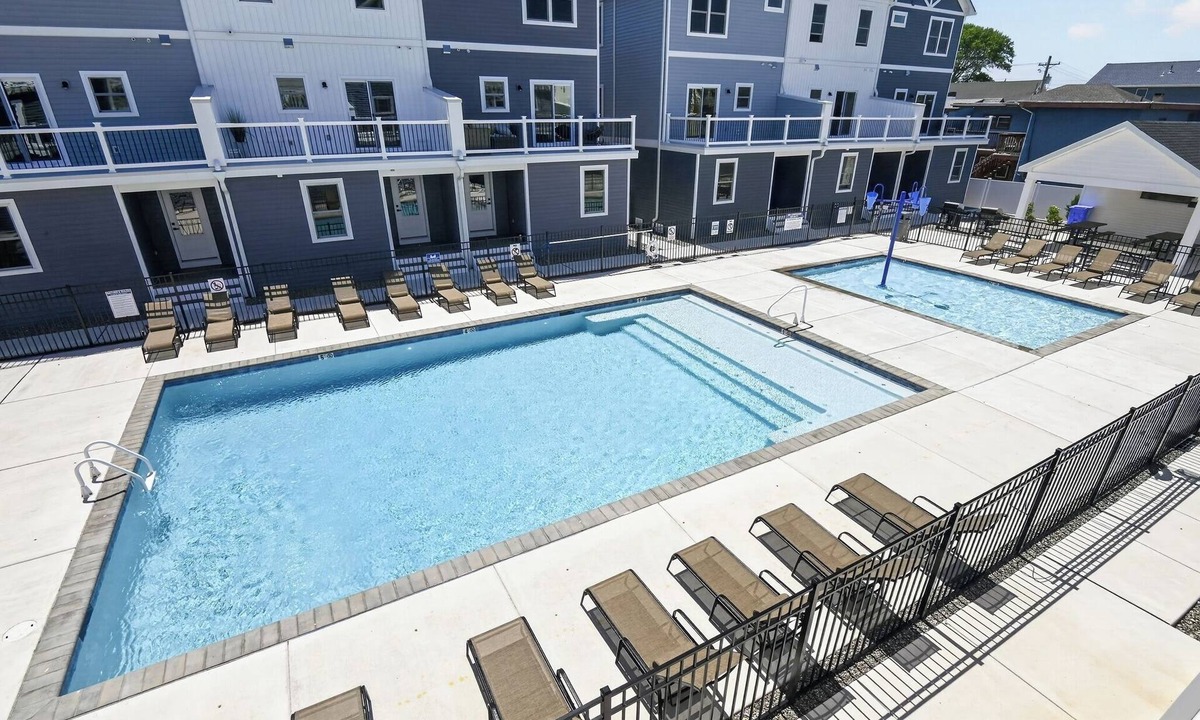Wildwood House | NEW Luxury Townhome Perfect for Families. Walk to Beach & Steps to Heated Pool!