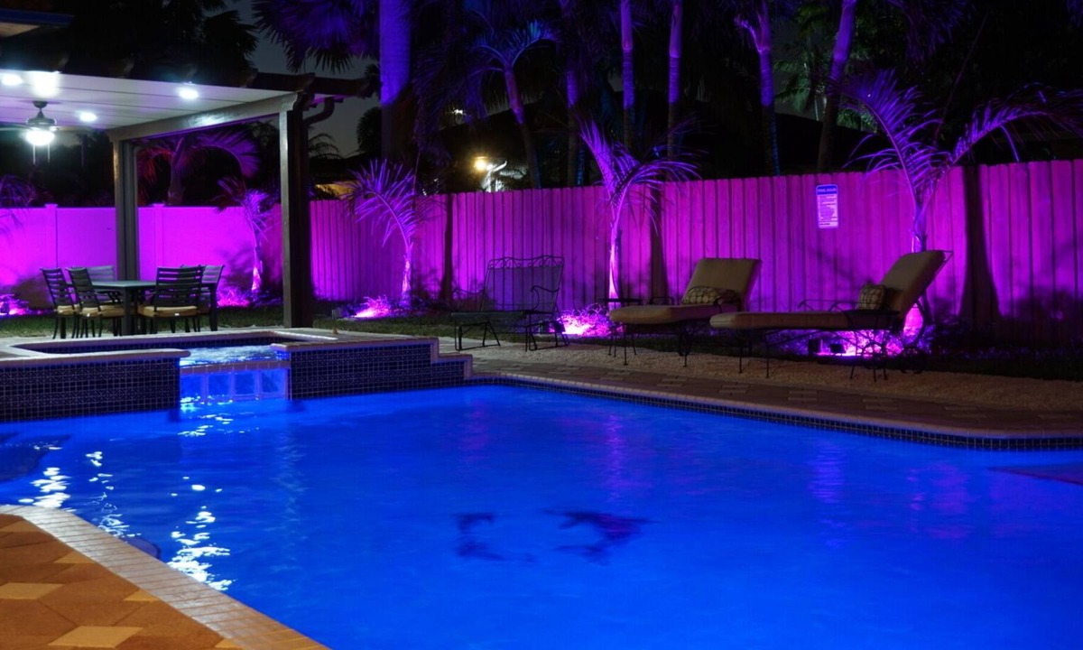 Richmond West House | NEW LUXURY VACATION DREAM RENTAL- SLEEPS 15!