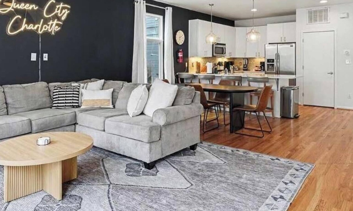 Third Ward Condo | New! Minutes to Uptown CLT w King Suites