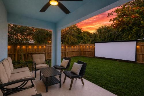 Palm Beach - West Palm Beach Villa | New Modern Coastal Retreat Near Beach & Downtown!