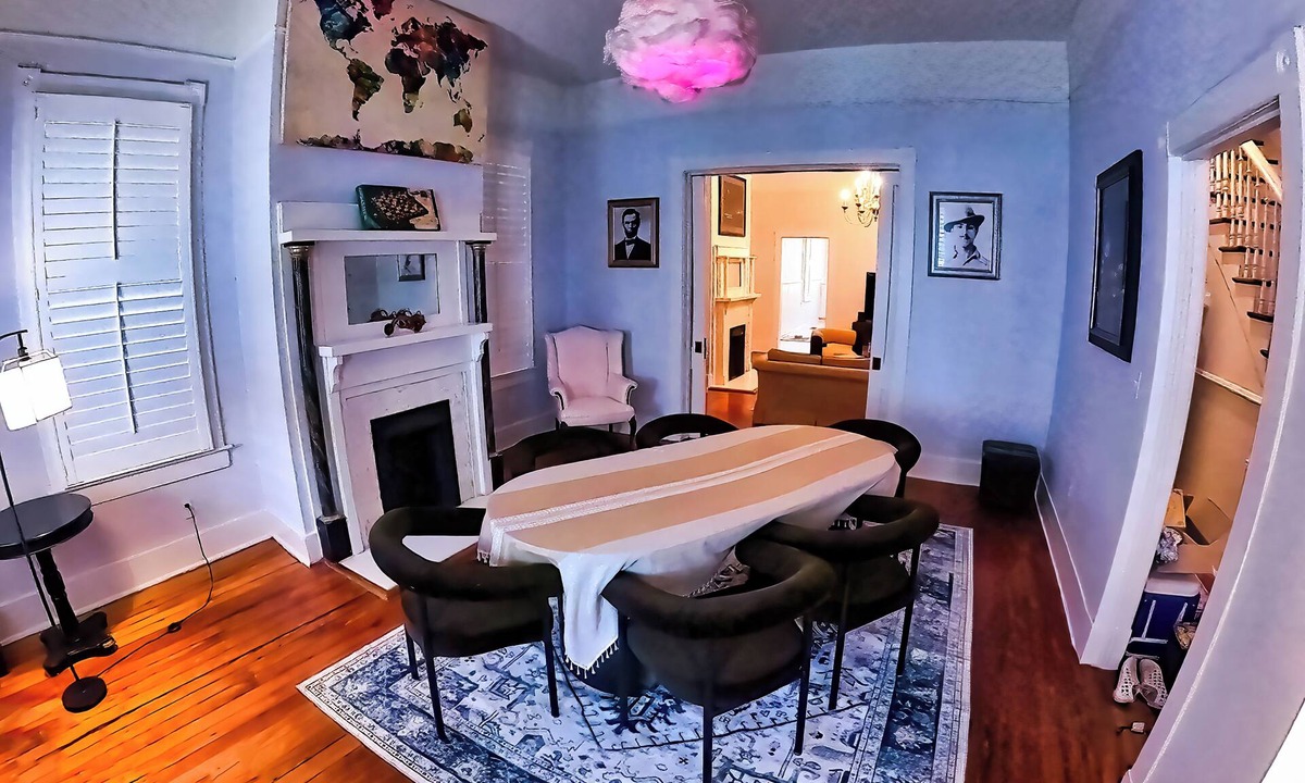 Beach Institute House | New on VRBO Great Price: Manor with Private Courtyard, Private Parking