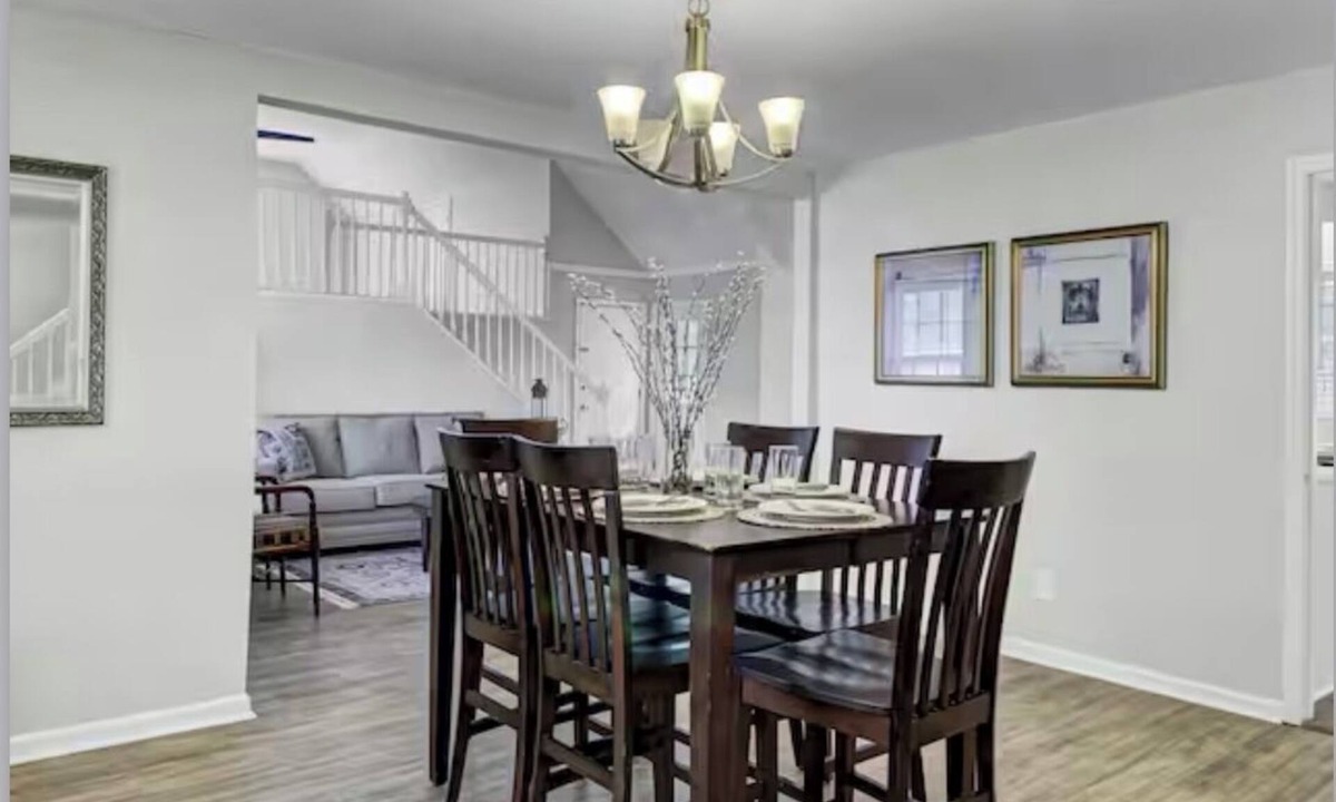 North Charleston House | NEW! Pet Friendly Retreat Near Navy Base and CHS