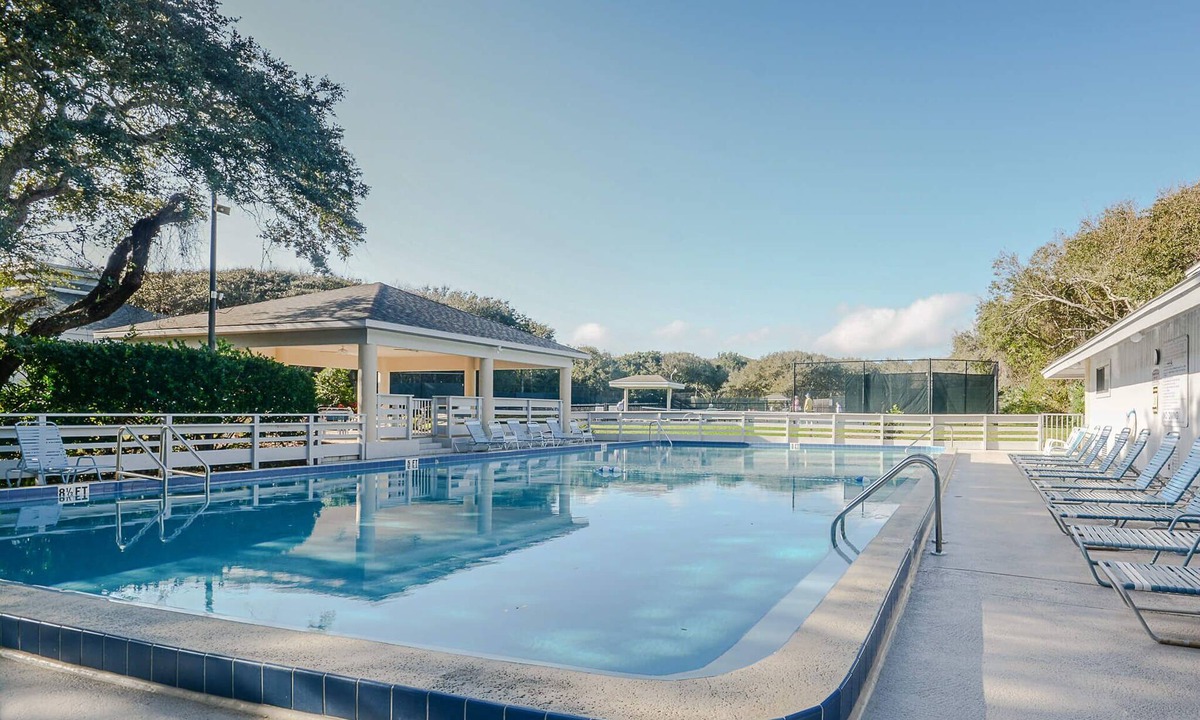 New Smyrna Beach Villa | New Remodel Tropical 2BR Villa ☆Sea Woods Development ☆ Across street from beach