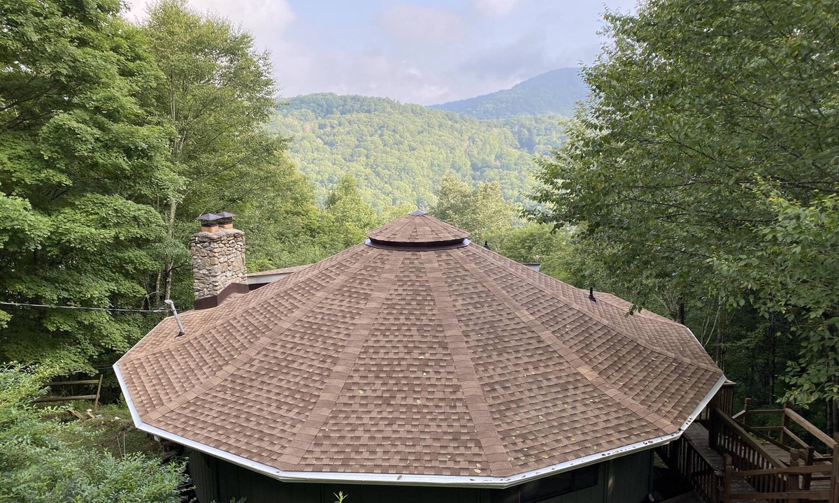 Wolf Laurel Ski Chalet | New - Round Chalet Home