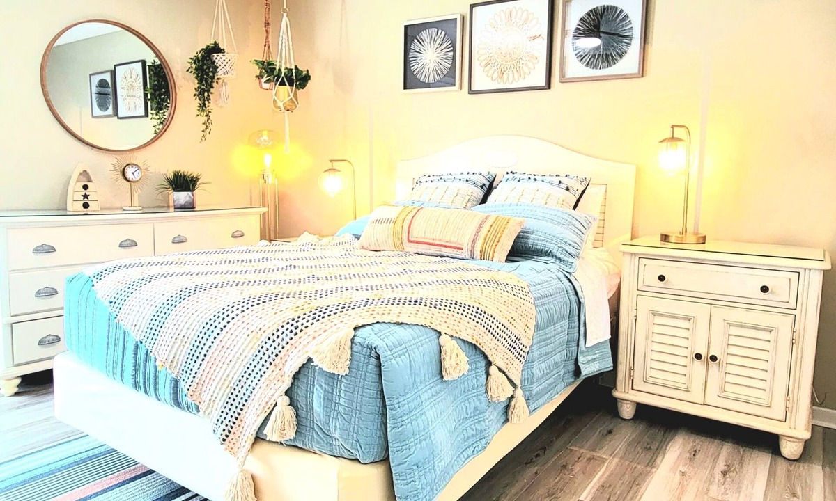 Bahama Beach House | NEW- Short Walk to Beach & Café, Pet Friendly, Eclectic Beach Townhome