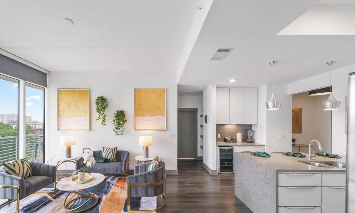 Second Ward Condo | NEW Skyline Escape | A Reluxme High-Rise Experience🏙️