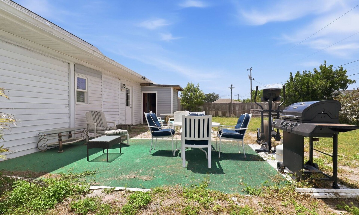 Fort Myers House | NEW! Sleeps 16 plus Central Cape Coral Family Escape