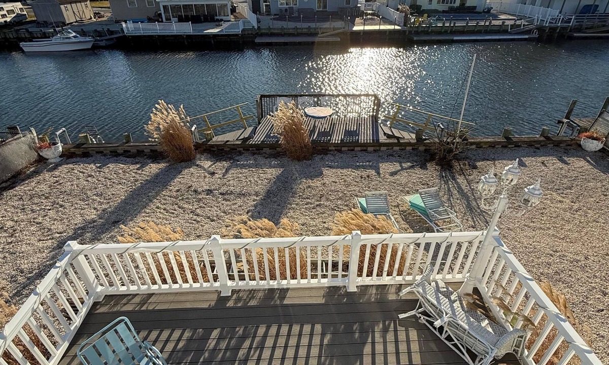 Mystic Island House | New! Spacious 4-Bedroom, Sleeps & Seats 12, Waterfront in Little Egg Harbor