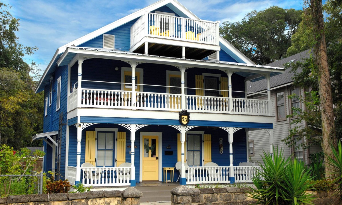 Lincolnville Apartment | New! Victorian Apartment. Park & Walk Everywhere in Town