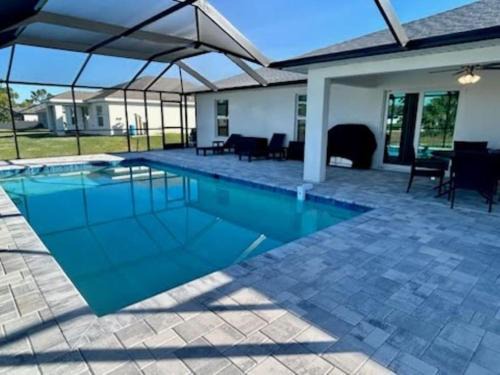 Diplomat House | New With Heated SaltWater Pool! Ideal for 2 Families!