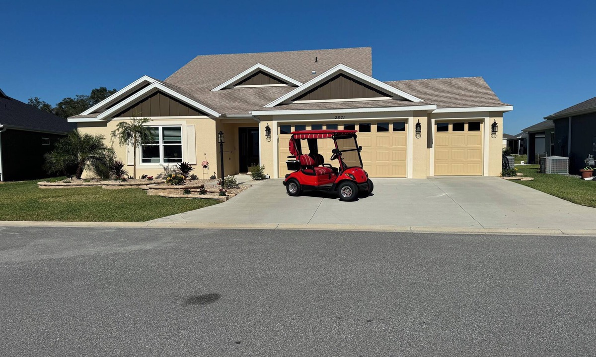 The Villages House | Newer home in the Village of Richmond - 3 Bed, 2 1/2 + Bath- Golf Cart included