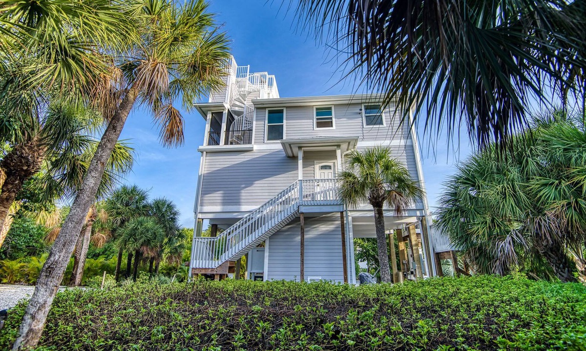 Jose's Hideaway House | NEWLY BUILT LUXURY ISLAND HOME w/ PRIVATE POOL, GOLF CARTS & ISLAND CLUB ACCESS