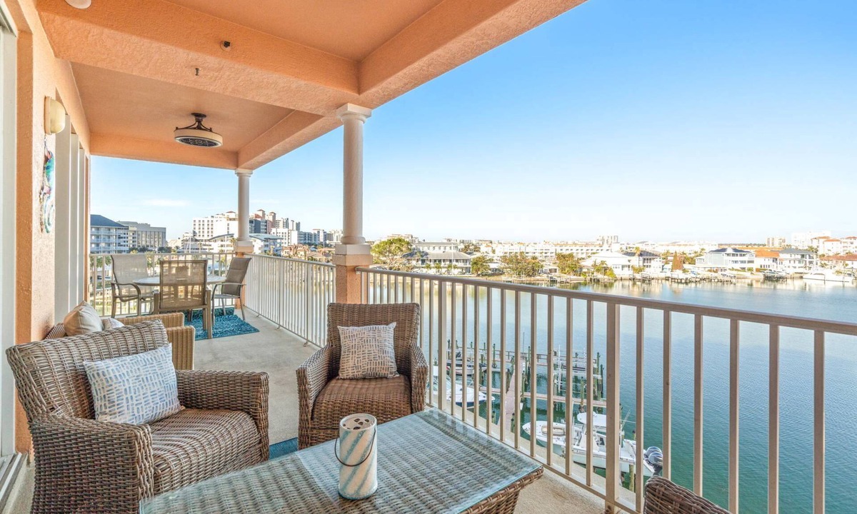 Clearwater Beach Condo | Newly Furnished! Private Balcony! Wi-Fi, Pool, Hot Tub, Free Activities! ~ 506 Harborview Grande