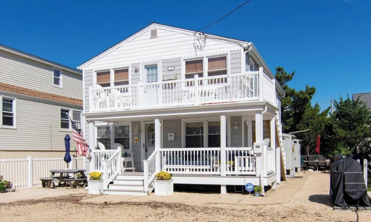 North Beach Haven House | Newly Listed Summer Weekly Rental - First Floor Duplex - 5 Houses from the Beach