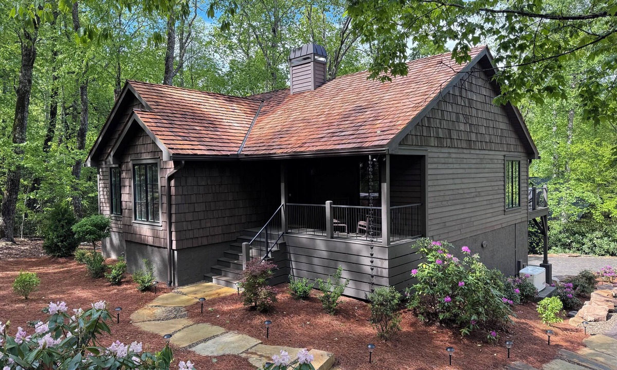 Sapphire Cabin | NEWLY REMODELED 4BR/4BA Home - Next available October 2026