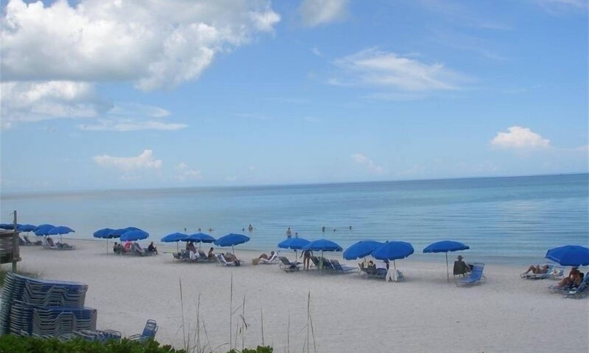 Pelican Bay Condo | Newly Remodeled Contemporary Condo in Exclusive Pelican Bay/30-day minimum stay