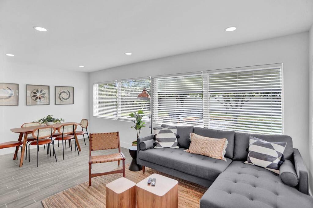 North Andrews Gardens House | Newly Remodeled Home with Backyard BBQ, FL