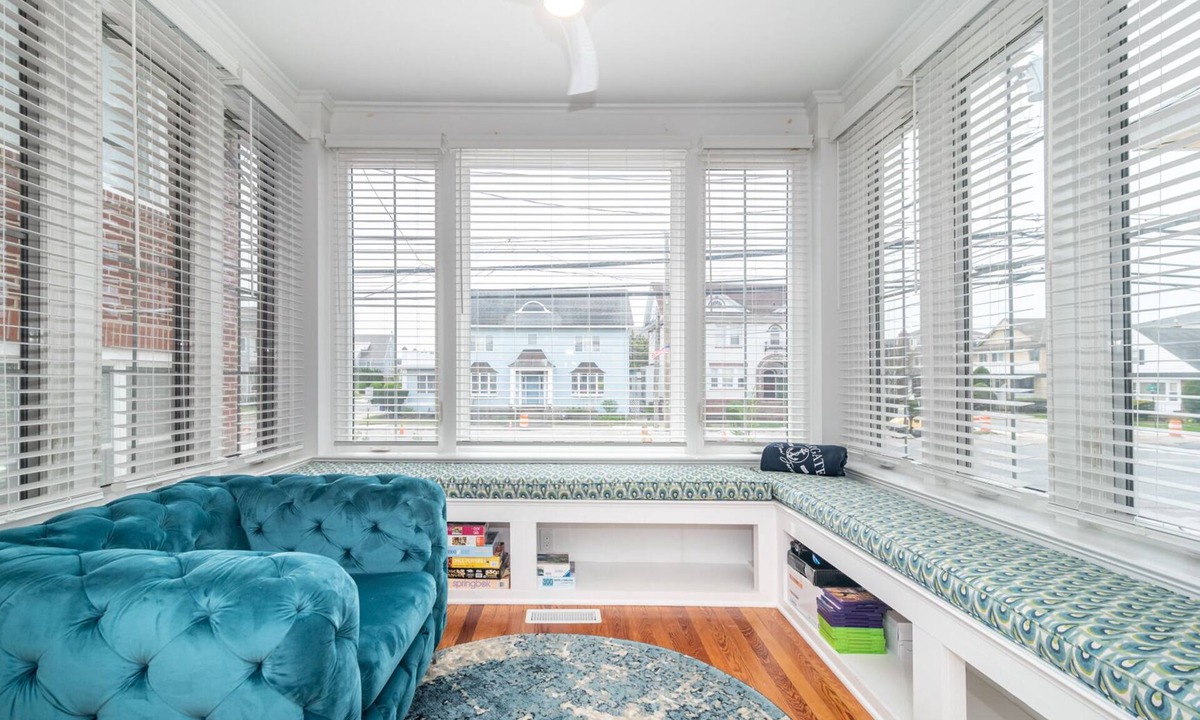 Margate City House | Newly renovated house across from the beach, center of town