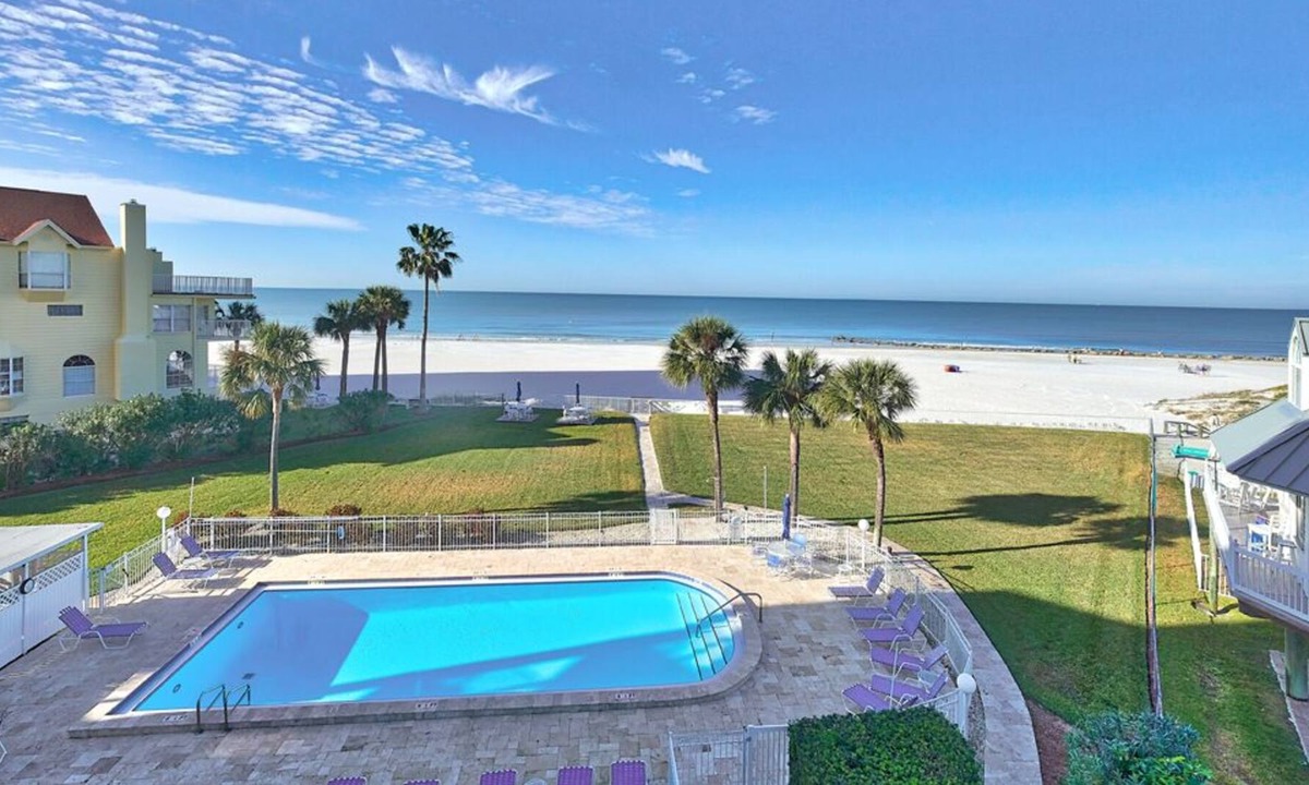 Lighthouse Pointe | Sunset Reef