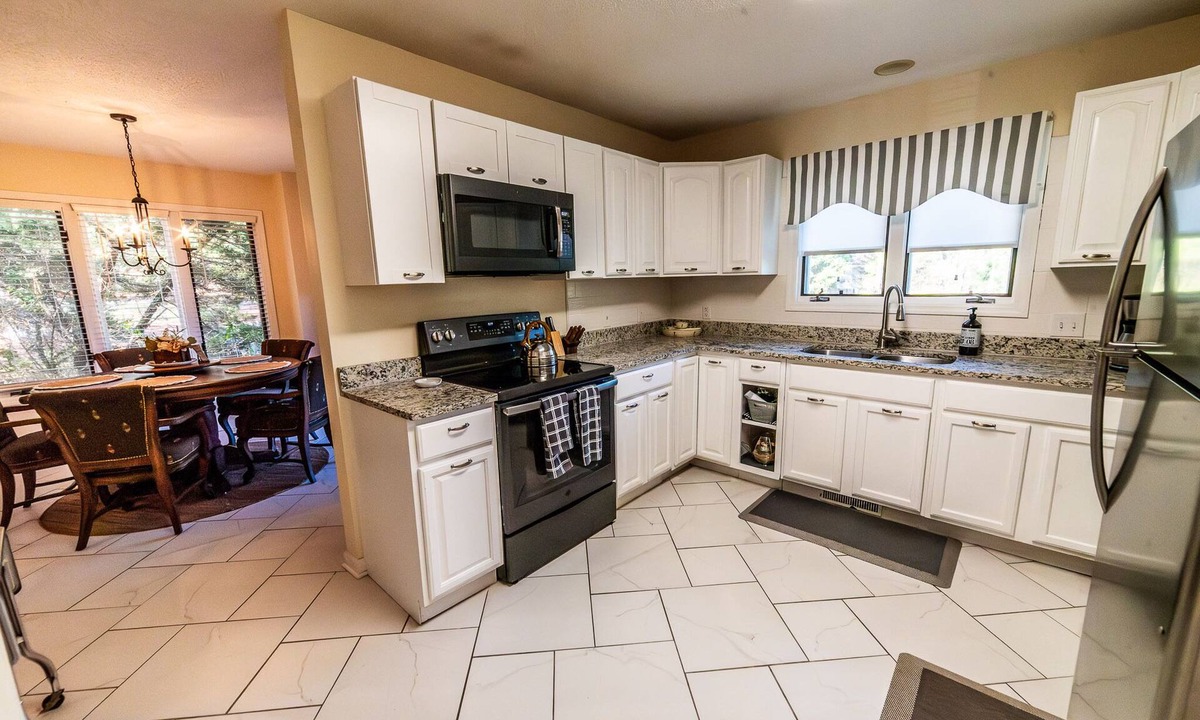 Pinehurst House | Nice Home Located Near Golf Complex Offers Many Amenities at Affordable Price!