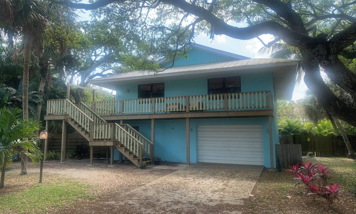 Summerplace House | Nicely Updated heated Pool Home Near Private Beach