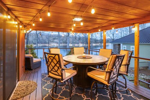 Big Creek House | Norris Lake Cabin | Dock + Games