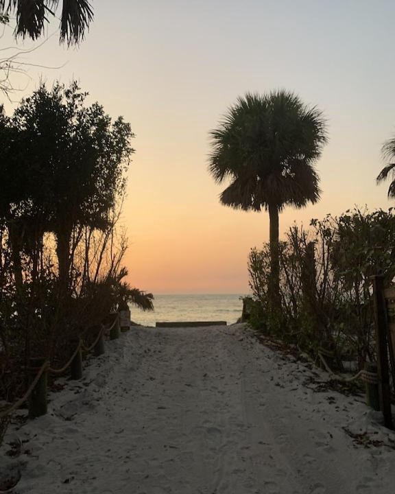 Jose's Hideaway House | NORTH CAPTIVA ISLAND Steps to Private Gulf Beaches Pools Hot Tub Golf Cart