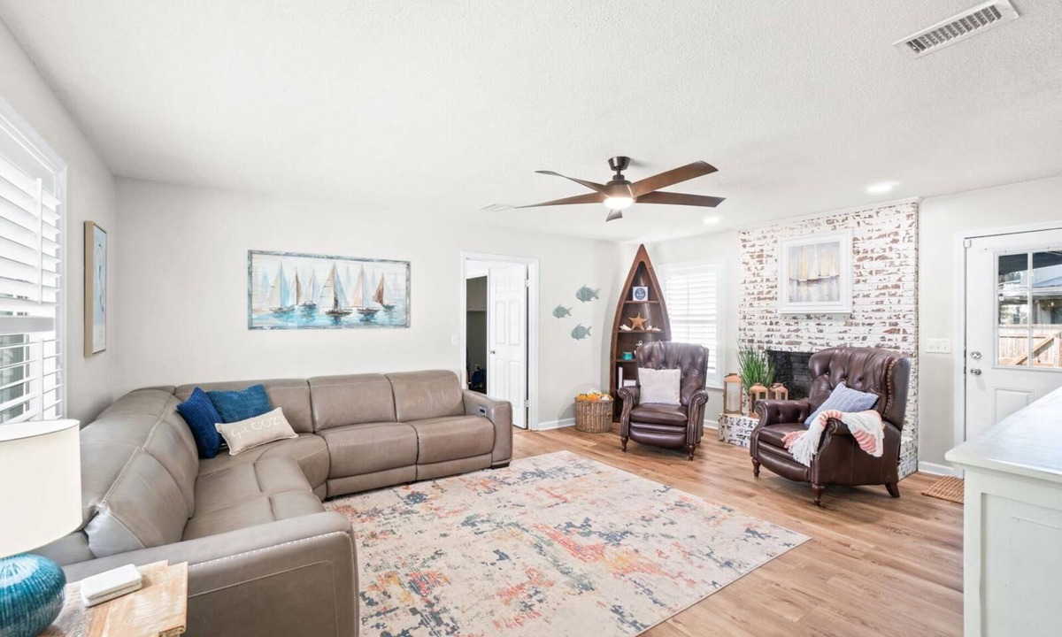 Treasure Cove House | North Lagoon Getaway spacious home with four bedrooms + room for your boat