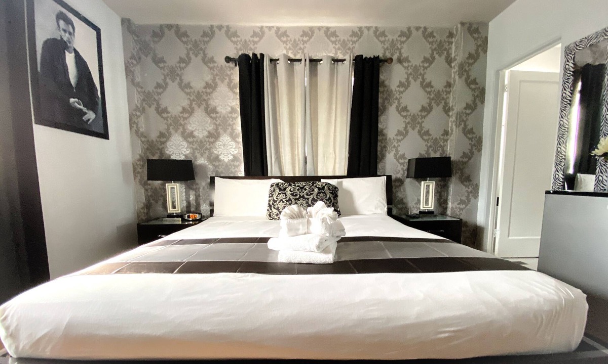 Mid Beach Hotel | Notebook Miami Beach