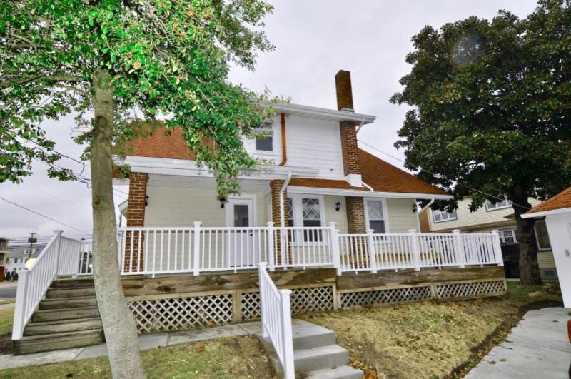 North Wildwood House | NW2111 Atlantic Avenue
