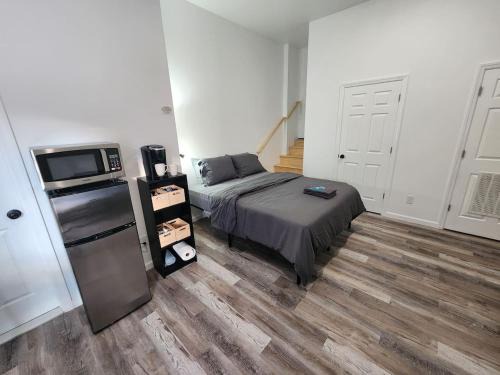 Hackensack Apartment | NYC Bus Train Shops Restaurant HUMC USA Mall