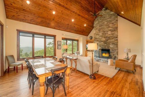 Pisgah Forest House | Oak Cottage in Sutton Knob · Oak Cottage in Sutton Knob