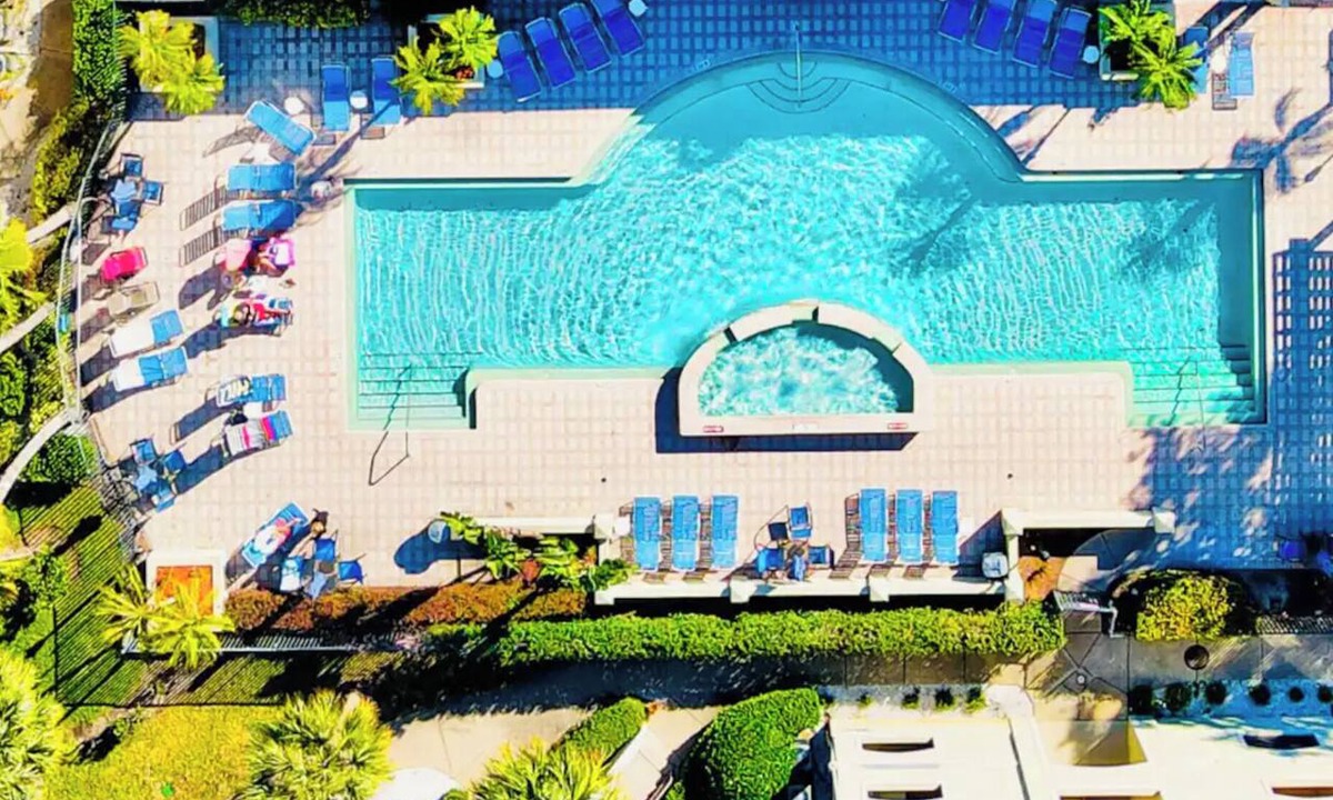 Clearwater Condo | Oasis Dream 2 Bedroom 2 Bath Clearwater Condo 10 min to Beach Heated Pool