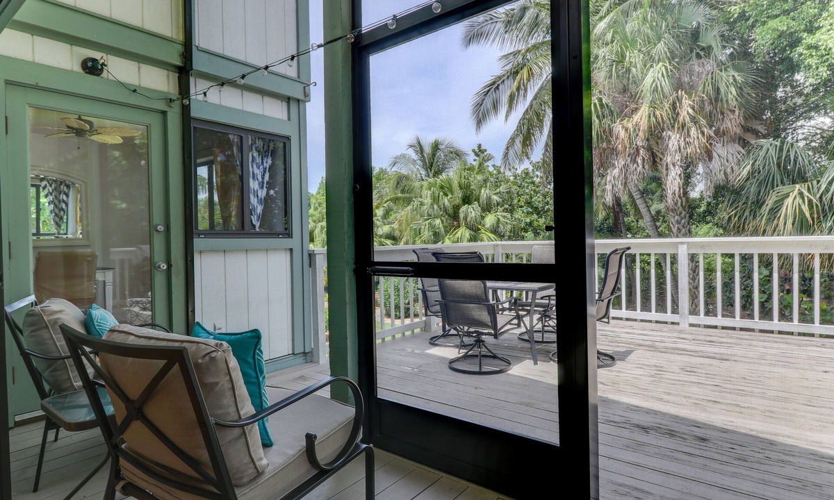 The Dunes House | Oasis Inn the Dunes: Beautiful Pet-Friendly Island Home! Great location!
