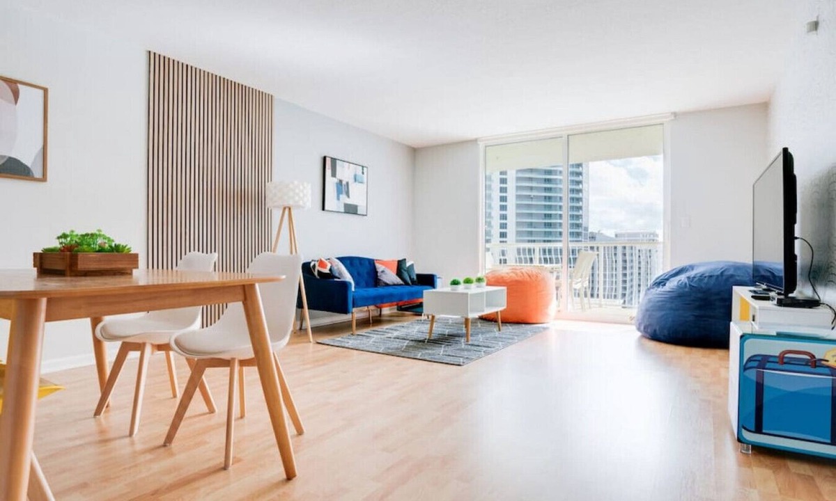 Brickell Condo | Ocean and City Views Lux Miami Brickell Condo Sleeps 4, King Bed
