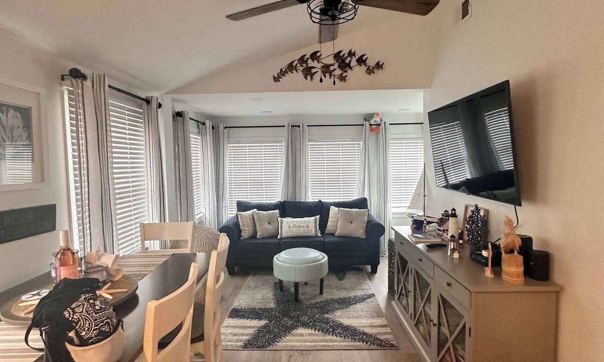 Ocean Beach III House | Ocean Beach III 3 bdrm Beachside Bliss Linen, Beach gear 2 min. walk to the sand