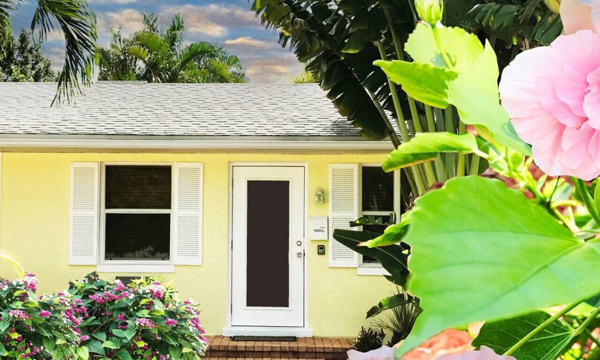 Punta Gorda Cottage | Ocean Breeze Cottage