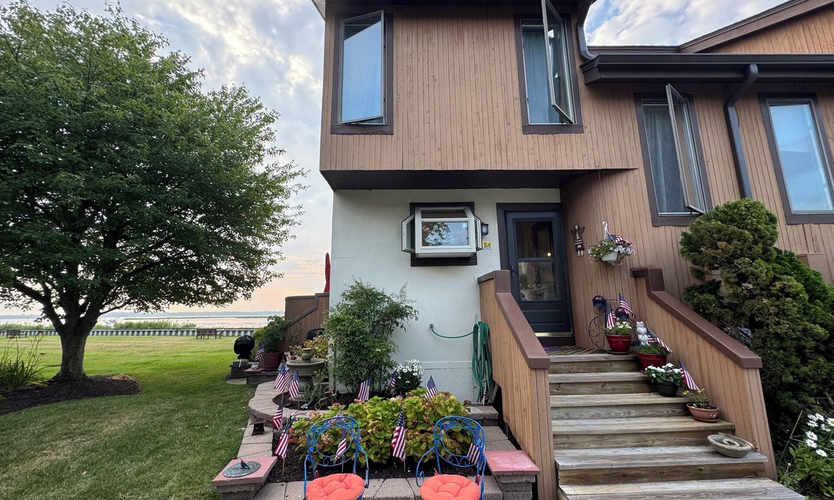Riviera House | Ocean City, NJ, Waterfront on the Bay, 3BD, 2.5Bths, Summer-Winter Rental Rates