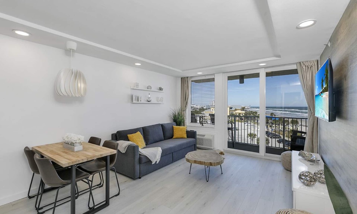 Lenox Park Condo | Ocean Front 1 Bed renovated in Daytona Beach