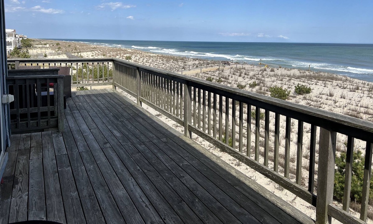 Harvey Cedars House | Ocean front duplex, top floor