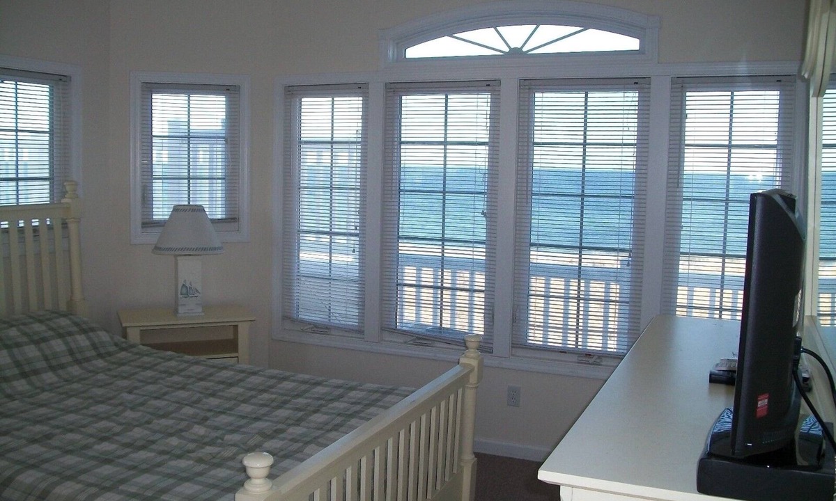Ship Bottom House | Ocean Front Single Family house