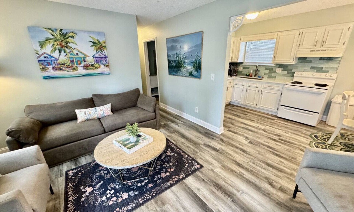 Surfside Beach Cottage | Ocean Lakes-Bright & Airy-Free Golf Cart
