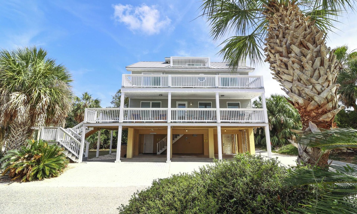 Tybee Island House | Ocean Views on the Bay side of Tybee!