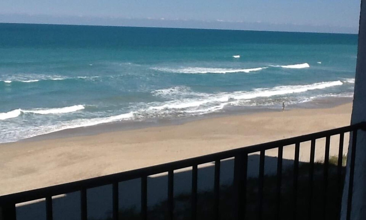 Hutchinson Island South Condo | Oceanfront, beautiful panoramic 5th floor view. Minimum of one month rental.