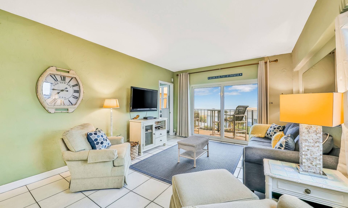 Jacksonville Beach Condo | Oceanfront Condo with Shared Pool, Ocean View, High-Speed WiFi, and Central AC!