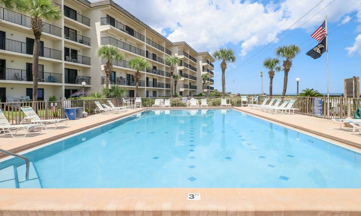 Ormond-by-the-Sea Condo | Oceanfront condo with easy beach access, sundeck & pool with a view