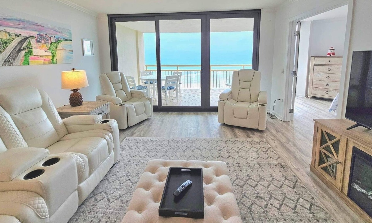 Briarcliffe Acres Condo | ✨OCEANFRONT✨- Luxury at the Beach - LL14 🏖 Ocean Creek Resort + Locker!