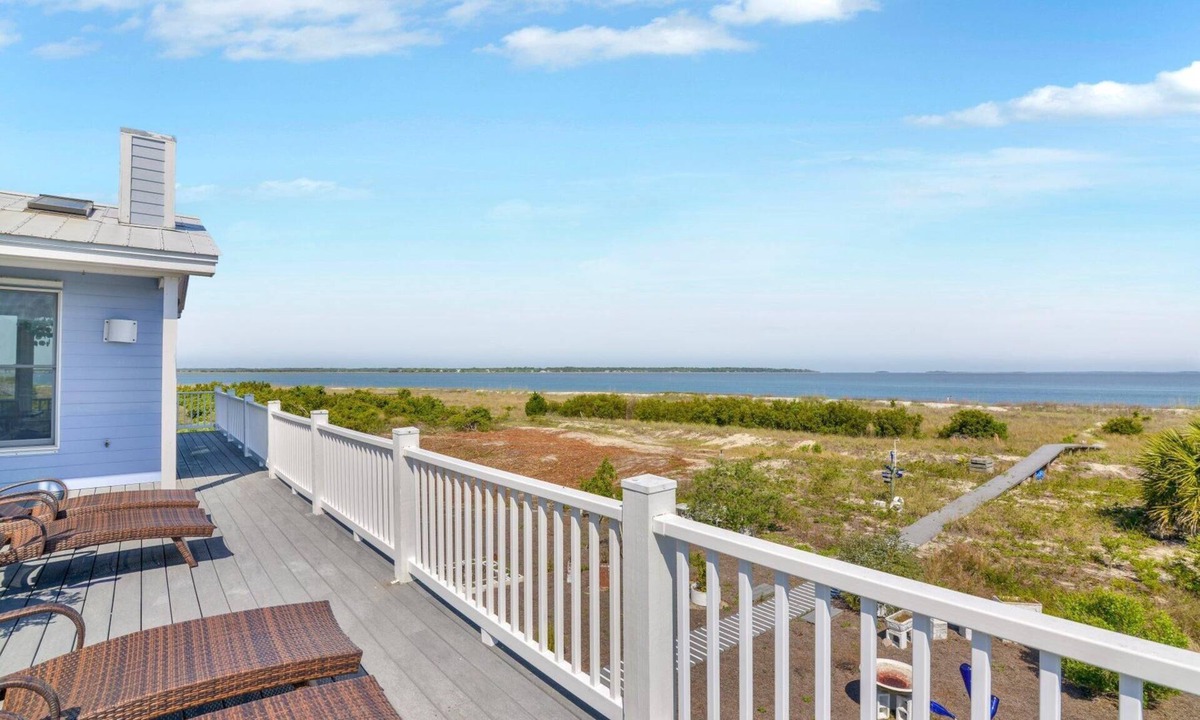 Beachwalk House | Oceanfront Newly Appointed Home, You will Love "Naut Too Shabby"