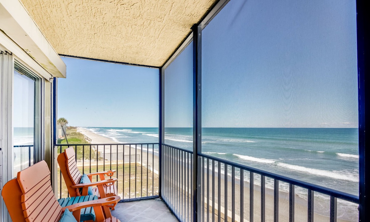 South Patrick Shores Condo | Oceanfront Oasis 2BR/2BA Condo Direct Oceanfront!