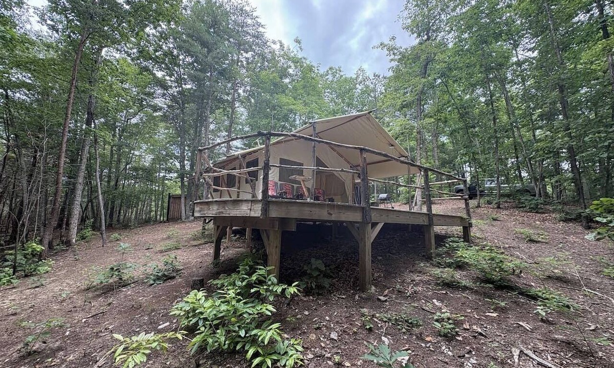 Lenoir RV Rental | Off-Grid Glamping Retreat | 180 Private Acres